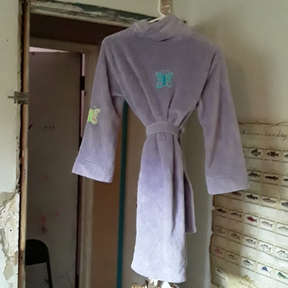 Robe - Picture 2 of 2